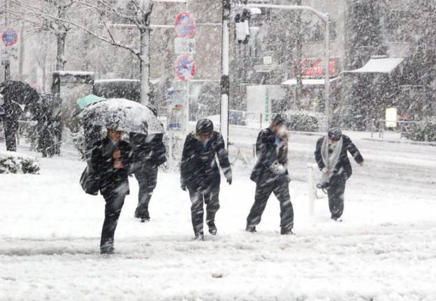 Στην κατάψυξη η χώρα – Χιόνι σε Αθήνα και Θεσσαλονίκη